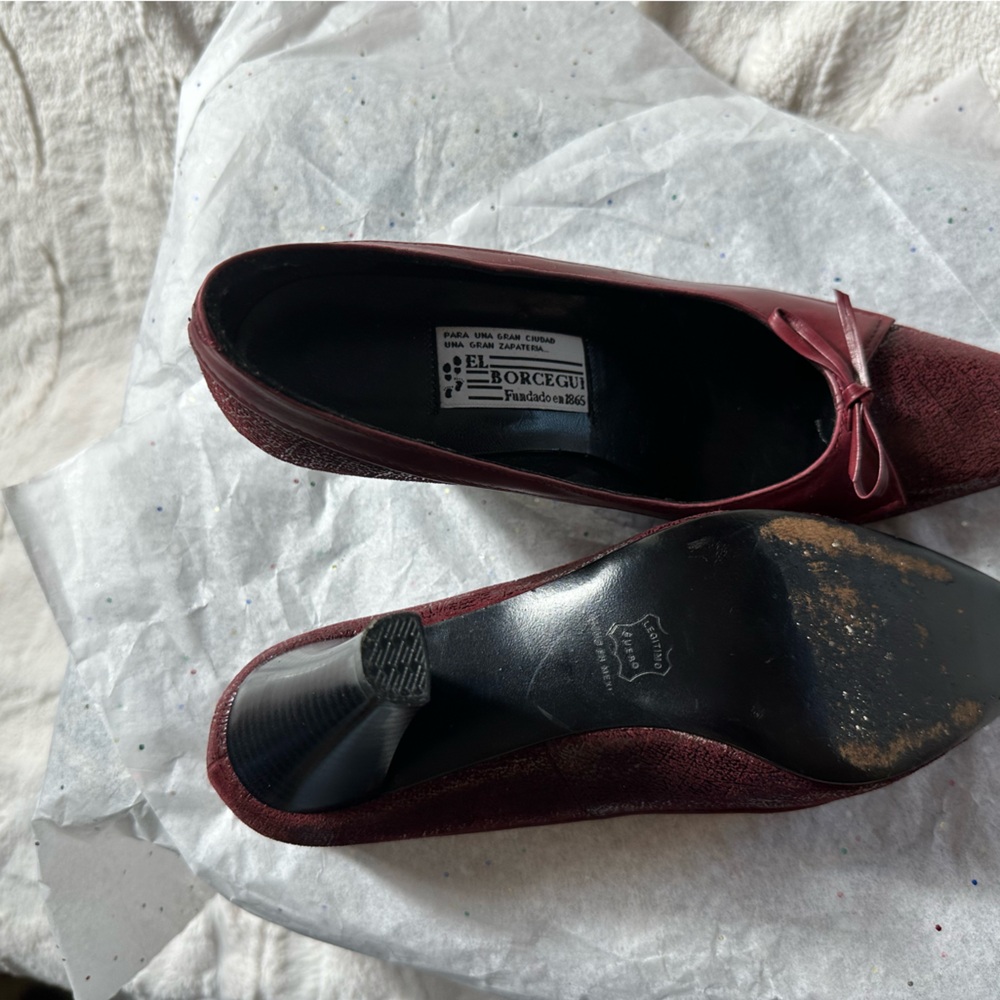 El Borcegui burgundy leather square toe pump with bow accent. Women's size 6.5/7 - Picture 7 of 7